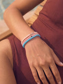 <h2>Poolside <em>perfection</em> starts here.</h2>